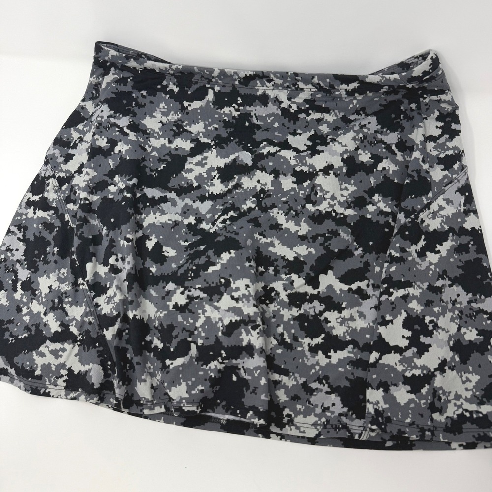 IBKUL Womens Small Grey Digital Camo Athletic Skort UPF 50+ IceFil Golf Tennis